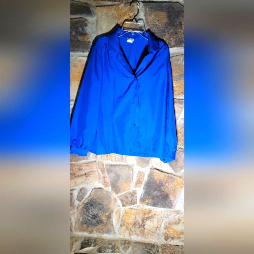 R & j blue long sleeve top